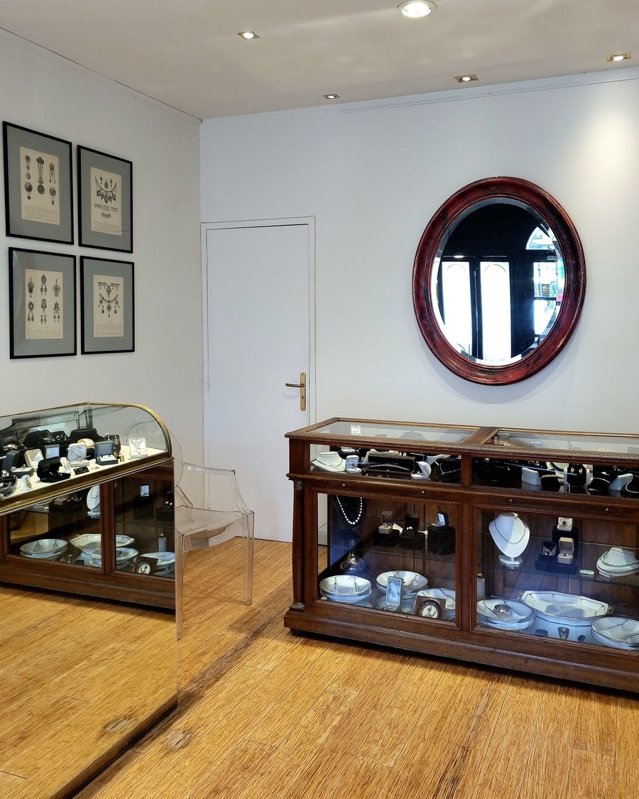 Intérieur de la boutique Piccadilly à Narbonne