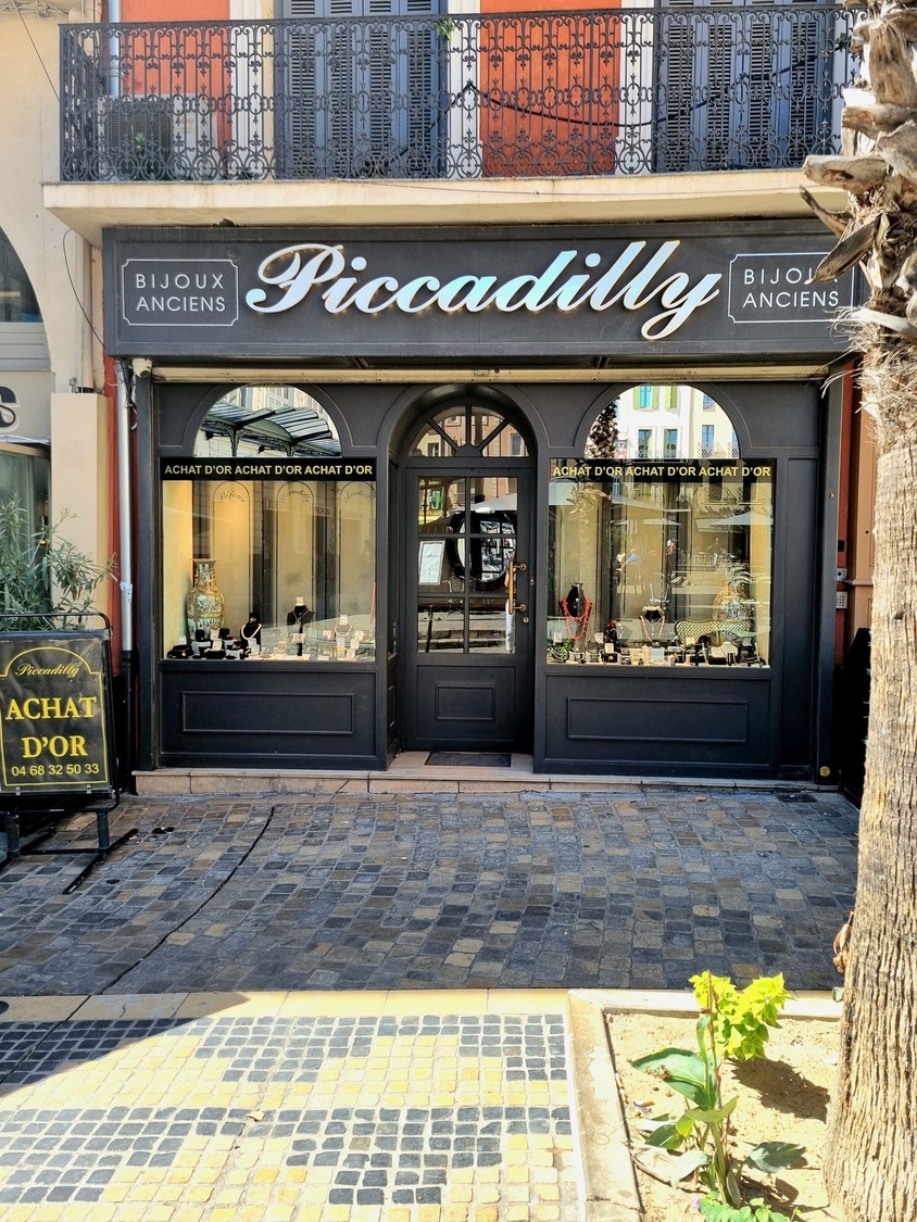 Devanture de la boutique Piccadilly à Narbonne